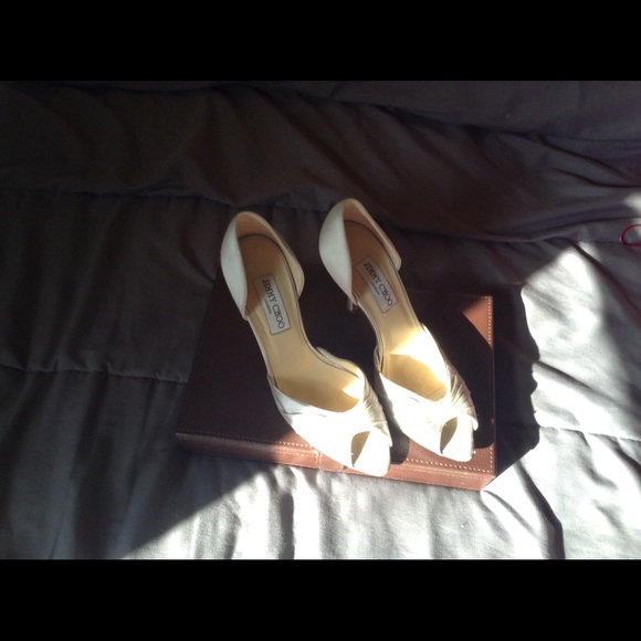 Classy Jimmy Choo - Picture 2 of 6